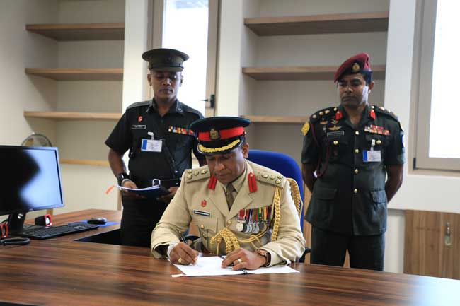 යුද හමුදා නව මාධ්‍ය අධ්‍යක්ෂවරයා වැඩ භාරගනී