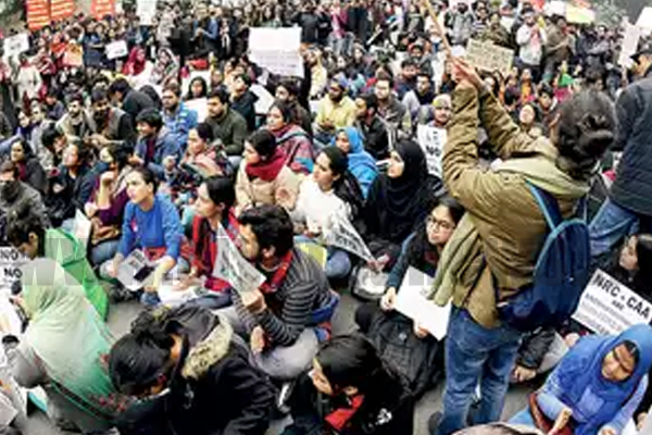 පුරවැසි පනතට එරෙහි විරෝධතා නිසා 13ක් ජිවිතක්ෂයට