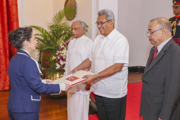 නව රාජ්‍ය තාන්ත්‍රිකයන් පහක් ජනපතිට අක්තපත්‍ර භාර දෙයි