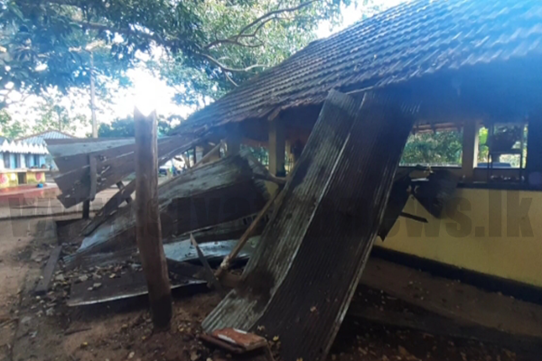 වන අලි ප්‍රහාරයකින් වැල්ලවායේ විහාරස්ථානයකට දැඩි හානි – ඡායාරූප