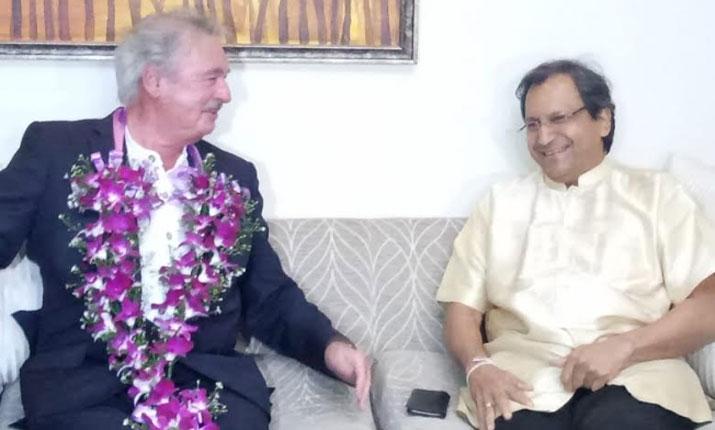 ලක්සම්බර්ග් රාජ්‍ය විදේශ කටයුතු ඇමති දිවයිනට