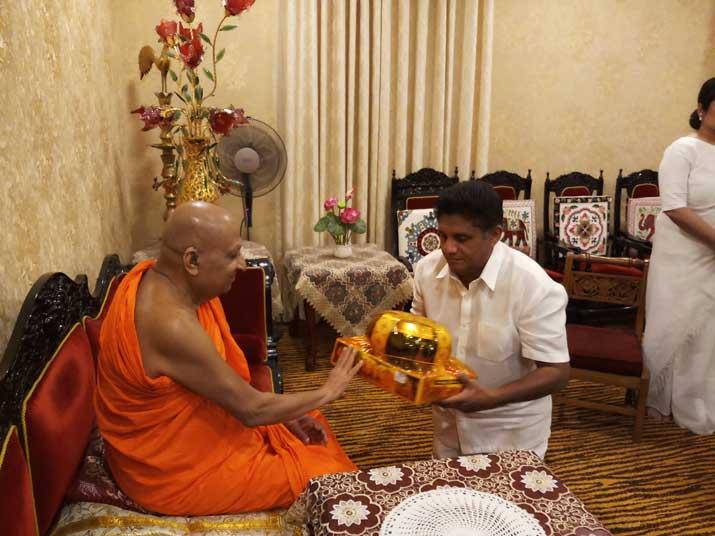 සජිත්ට තිබෙන හැකියාවක් ගැන මල්වතු නාහිමි කියයි