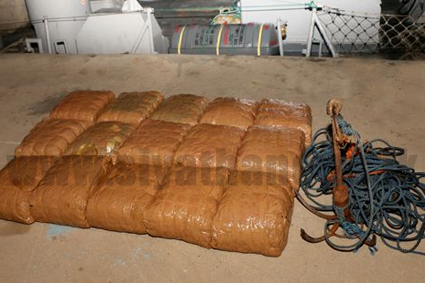 කේරළ ගංජා කිලෝ 157ක් නාවික හමුදා බාරයට