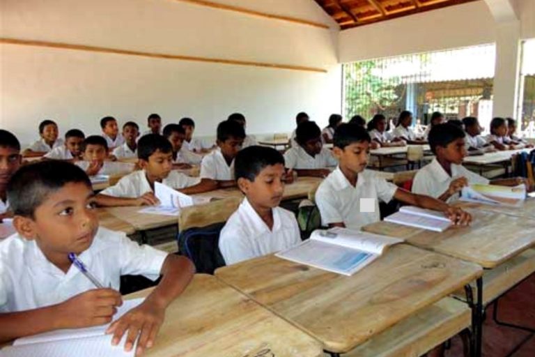 පාසල්වල ඉගැන්වීම් ඉංග්‍රීසියෙන් කරන්න යෝජනාවක්