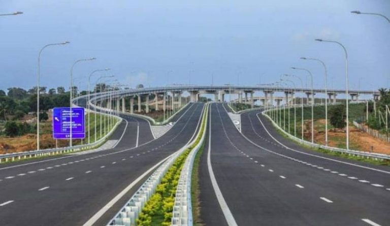 අද මධ්‍යම රාත්‍රියේ සිට මාතර-හම්බන්තොට දක්ෂිණ අධිවේගය විවෘතයි