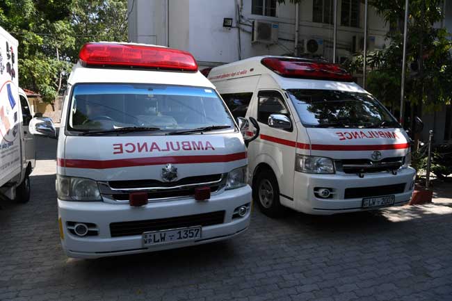 රුපියල් මිලියන 50 ක් වටින දැඩිසත්කාර ගිලන් රථ 2ක් සෞඛ්‍ය ආමාත්‍යාංශයට