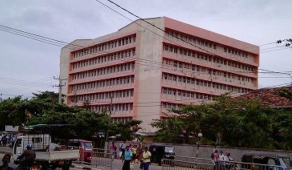 මීගමුව රෝහලේ රෝගීන් ඇතුල් කර ගැනීම සහ ඉන් පිටවීම අත්හිටුවයි