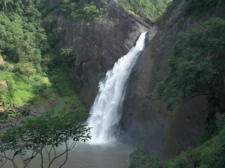 දුන්හිද දිය ඇල්ලට ගමන් කරන මාර්ගය වසයි