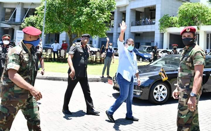 හමුදාපතිගේ මූලිකත්වයෙන් නිවාස සංකීර්ණවල නිවැසියන් වෙනුවෙන් මානසික ශක්තිය වර්ධනයට වැඩසටහනක් (ඡායාරූප)