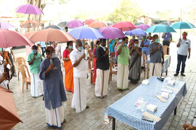 සමාජ දුරස්ථකරණය පවත්වන්න කේරළ ප්‍රාන්තයේ අපූරු ක්‍රියාමාර්ගයක්