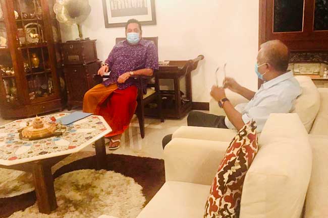 අගමැති මහින්ද සහ සුමන්තිරන් අතර සාකච්ඡාවක්
