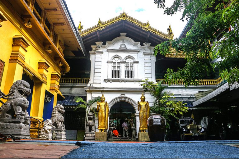 ගුවන් හමුදාවෙන් ගංගාරාම විහාරස්ථානය විෂබීජහරණයට ලක් කරයි
