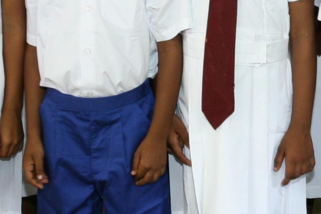 පාසල් නිල ඇඳුම් පිළිබඳ අවසන් තීරණය සදහා කමිටුවක්