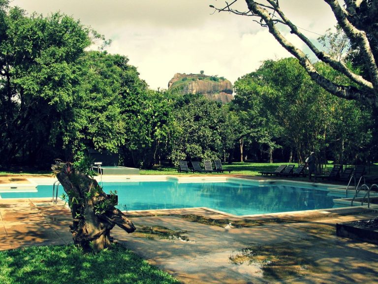 සීගිරිය විලේජ් අත්හැරීමට ලංකෙම් සිලෝන් විසින් තීරණයක්