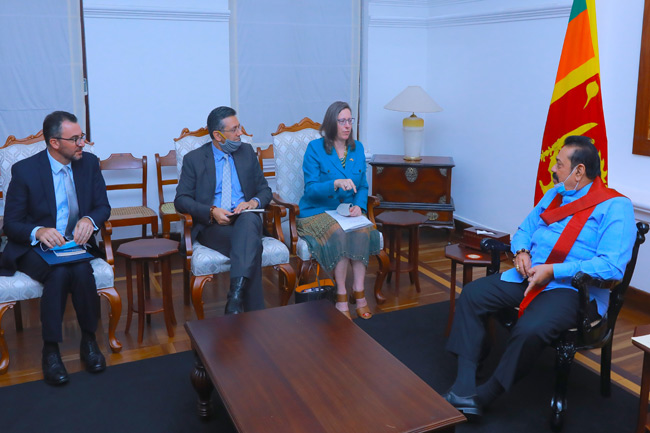 අමෙරිකානු තානාපතිනිය අගමැති හමුවෙයි