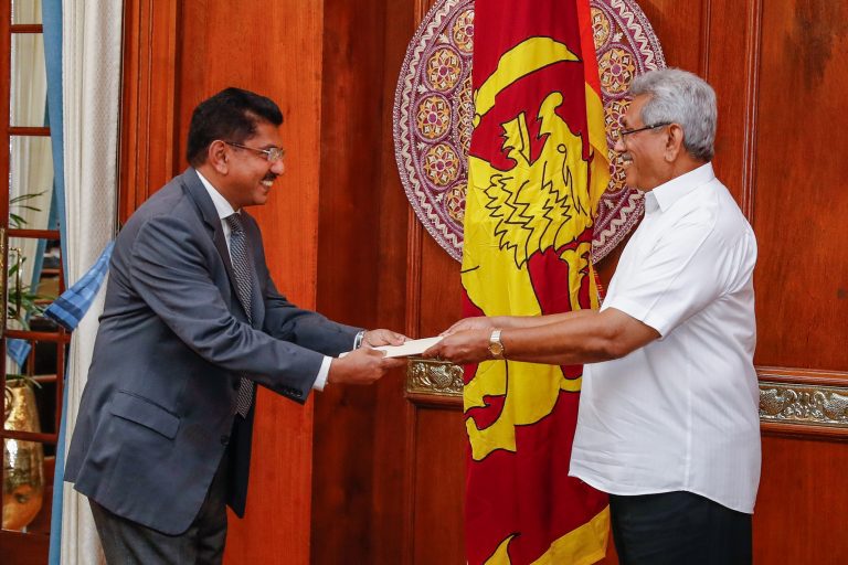 නව අමාත්‍යාංශ ලේකම්වරු 25ක් පත් කෙරේ