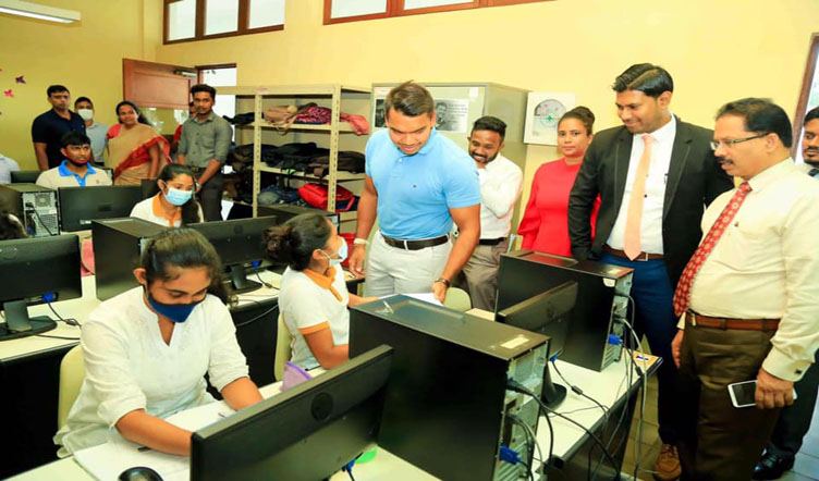 තරුණ හා ක්‍රීඩා කටයුතු ඇමති ජාතික තරුණ සේවා සභාවේ නිරීක්ෂණයක