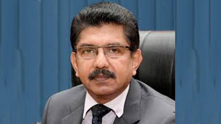 අනිල් ජාසිංහ කොවිඩ් මර්ධන කමිටුවට යළි කැඳවයි