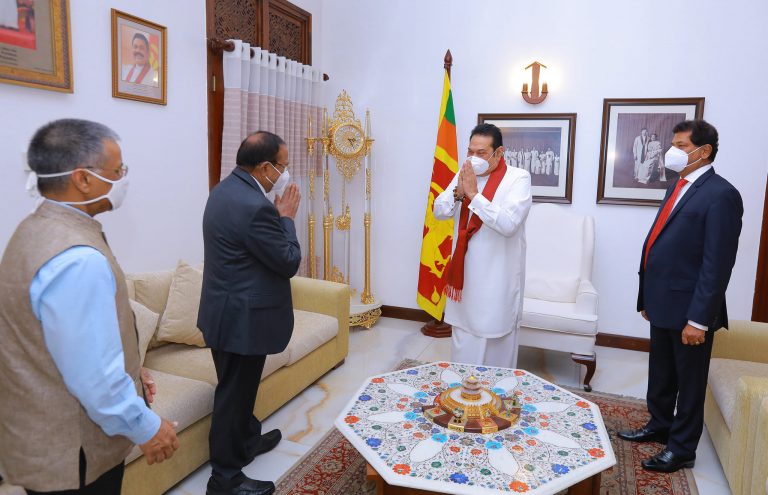 ඉන්දියාවේ ජාතික ආරක්ෂක උපදේශක සහ අගමැති හමුවෙයි (ඡායාරූප)