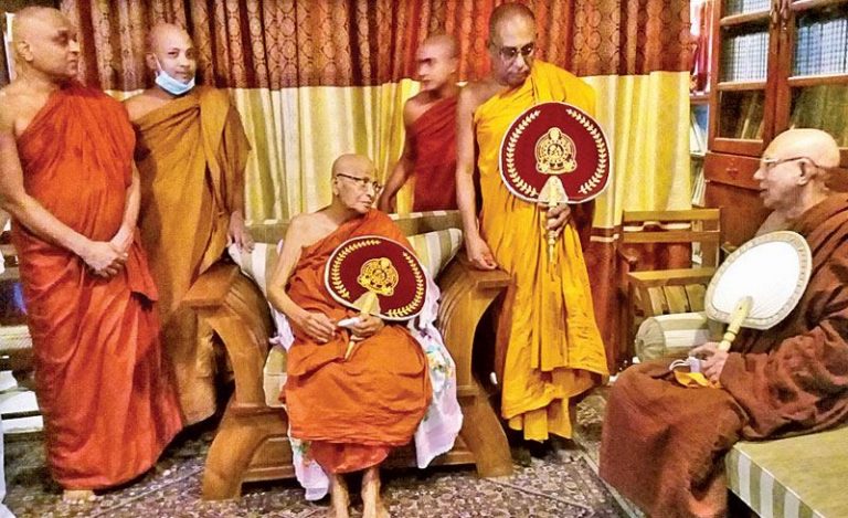 රාමඤ්ඤ මහ නිකායේ අභිනව මහානායක මකුලෑවේ විමල නාහිමි කොටුගොඩ ධම්මාවාස නාහිමියන් බැහැදකී