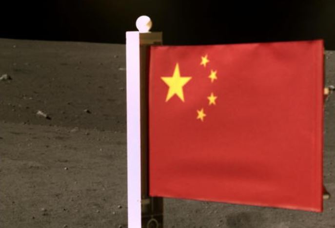 සඳ මත ධජය සඳ මත එසවූ දෙවන රට (ඡායාරූප)