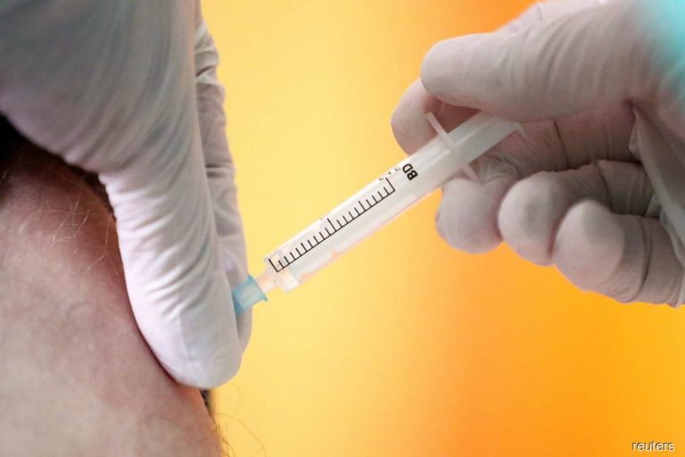 ෆයිසර් එන්නත ලබාගත් නිලධාරියෙකුට කොරෝනා වැළදෙයි