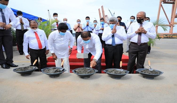 කොළඹ වරායේ නව බහාලූ මෙහෙයුම් මධ්‍යස්ථානයක් ඉදිකිරීම ඇරඹේ