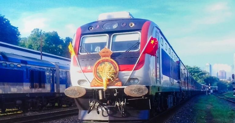 දෙනුවර මැණිකේ ධාවනය තාවකාලිකව අත්හිටුවයි