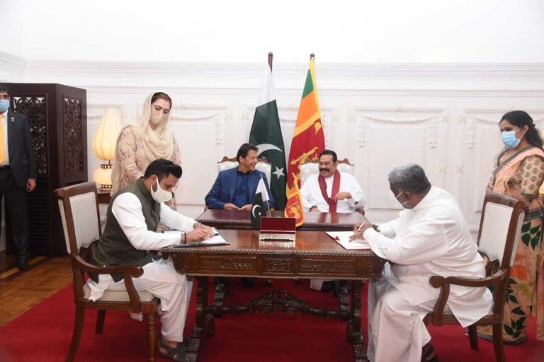 දෙරට අතර ද්විපාර්ශ්වික සහයෝගීතාව තවදුරටත් ශක්තිමත් කරගත යුතුයි : අගමැති මහින්ද (ඡායාරූප)