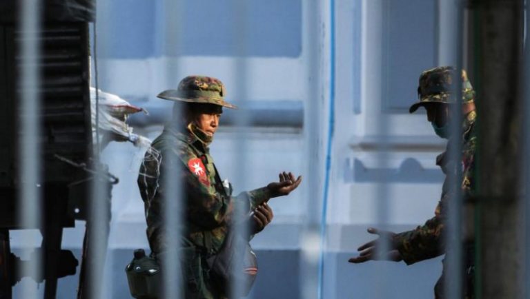 මියන්මාරය හමුදාව යටතට : හදිසි තත්ත්වයක් ප්‍රකාශයට