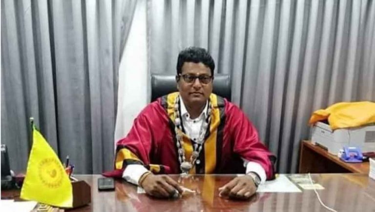 යාපනයේ නගරාධිපති අත්අඩංගුවට