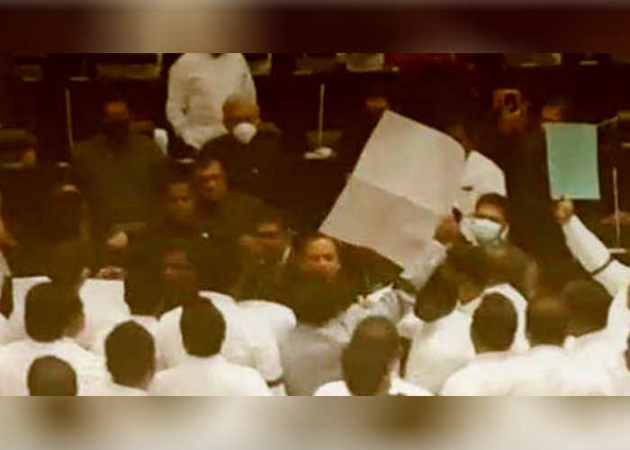 ඉකුත් 21 වෙනිදා පාර්ලිමේන්තුවේ ඇති වූ  සිද්ධිය ගැන සෙවීමට  කමිටුවක් පත් කෙරේ