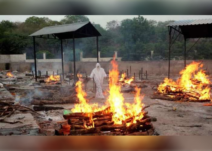 ඊයේ දිනය තුළ පමණක්  ඉන්දියවෙන් කොවිඩ් මරණ  3306ක්