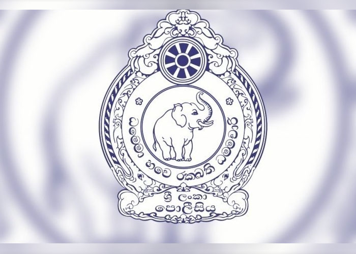නියෝජ්‍ය පොලිස්පතිවරු තිදෙනෙක්  ජ්‍යෙෂ්ඨ නියෝජ්‍ය පොලිස්පති නිලය දක්වා උසස් කෙරේ