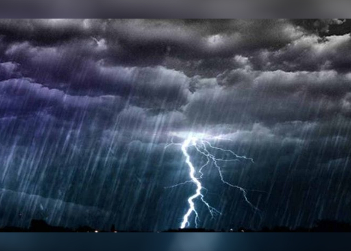 සෙල්ෆි ගනිමින් සිටි පිරිසකට අකුණුසැර වැදීමෙන් 11 දෙනෙක් මියයයි