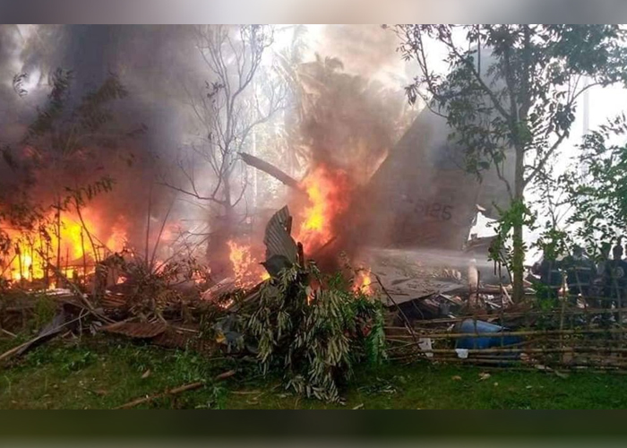 පිලිපීනයේ ගුවන් හමුදාවට අයත් යානයක් කඩා වැටීමෙන් සිදු වූ අනතුරෙන් මියගිය පිරිස 50ක් දක්වා ඉහළට