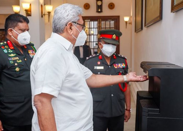 යුද හමුදාවෙන් ස්වයංක්‍රීය විෂබීජ හරණ යන්ත්‍රයක්