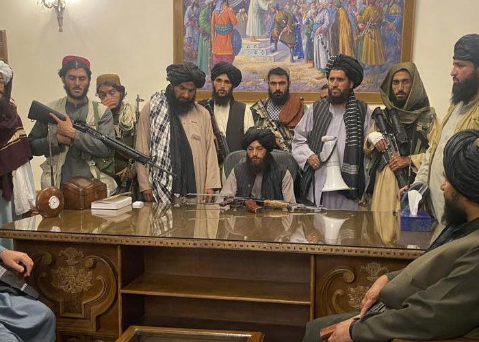 තලිබාන් කැරලිකරුවන් ඇෆ්ගනිස්ථානයේ බලය අල්ලා ගනී – ඇෆ්ගන් ජනපති රටින් පිටව යයි