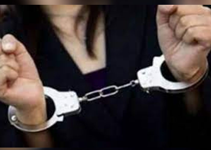 රුපියල් 500යේ ව්‍යාජ නෝට්ටු කිහිපයක් සමග කාන්තාවක් අත් අඩංගුවට