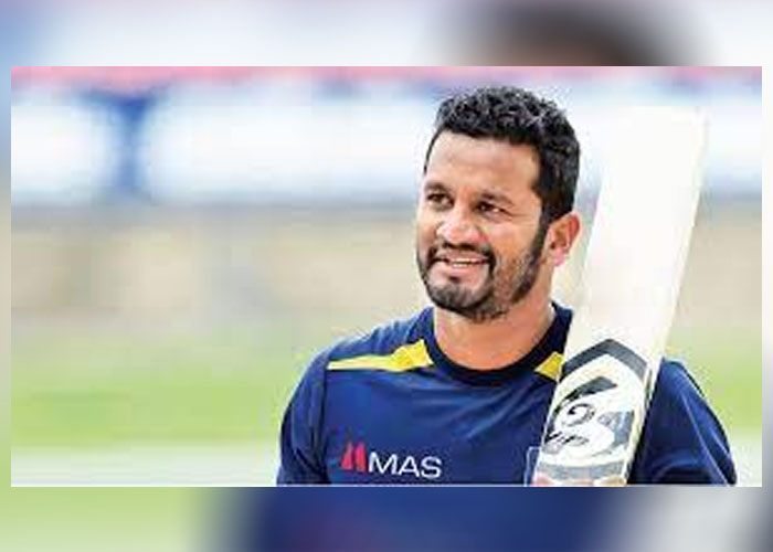 දිමුත්ට එංගලන්තයේ ප්‍රාන්ත ක්‍රිකට් කණ්ඩායමක් නියෝජනය කිරීමට අවස්ථාව