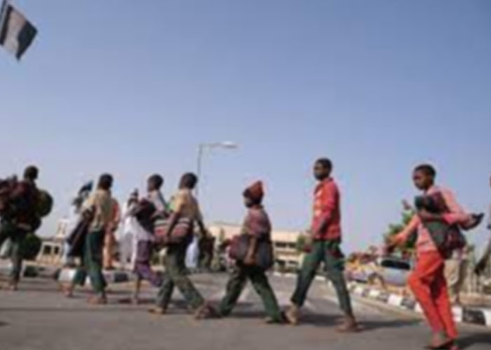 නයිජීරියාවේ ටෙජීනා පළාතේ පිහිටි පාසලකින් පැහැරගත් ළමුන් පිරිසක්  නිදහස් කෙරේ
