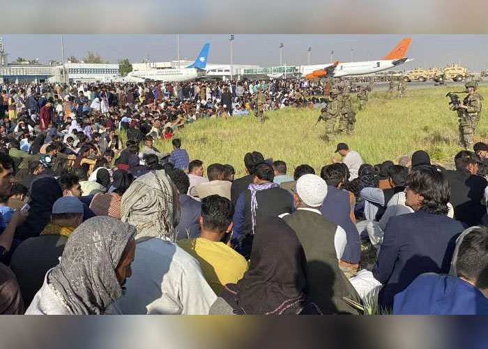 කාබුල් නුවර කොටුවී සිටින පුද්ගලයින් ඉවත්කර ගැනීම සඳහා අමෙරිකාවෙන් ගුවන් යානා 18ක්