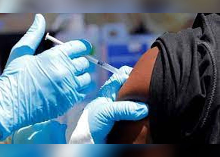 දිස්ත්‍රික් මට්ටමින් එන්නත්කරණය වඩාත් කඩිනම් කිරීමට නිලධාරීන්ට සෞඛ්‍ය ඇමතිගෙන් උපදෙස්