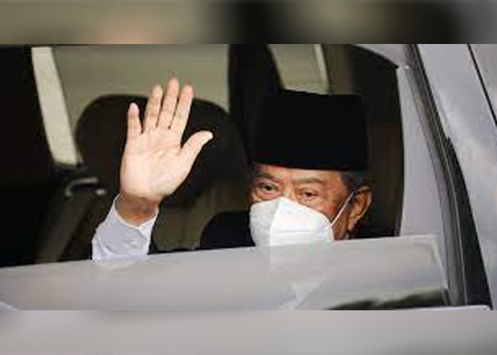 මැලේසියාවේ අගමැති තනතුරෙන් ඉවත් වෙයි