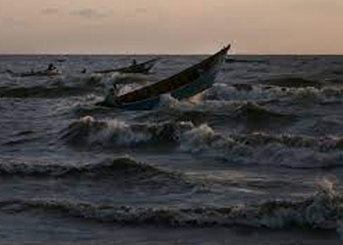 දිවයින වටා මුහුදු ප්‍රදේශ රළු වෙයි –  ධීවර හා නාවුක ප්‍රජාවට උපදෙස්