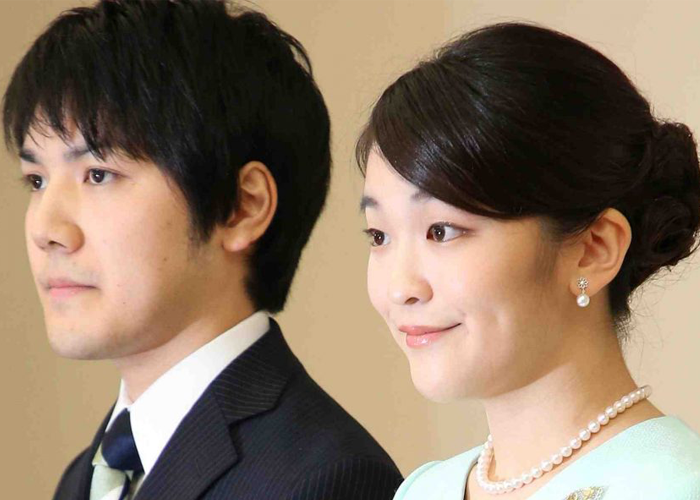 ආදරය නිසා රජ පවුලෙන් නික්මුණු මාකෝ