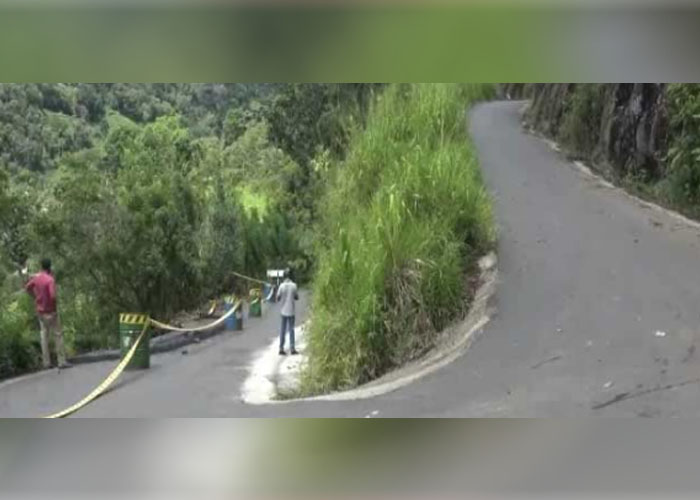 බලංගොඩ මාර්ගයක කොටසක් නායයෑමට ලක්වෙයි