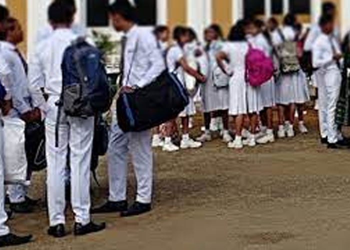 කිලිනොච්චියේ රජයේ පාසල් වසා දැමේ
