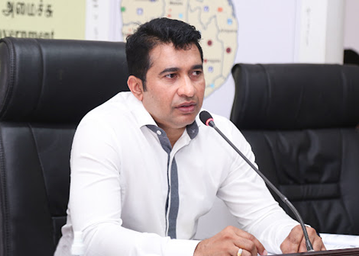 වත්මන් ආණ්ඩුවේ තිදෙනෙකු කුමන්ත්‍රණකාරී වැඩපිළිවෙලක නිරත වනවා – රාජ්‍ය අමාත්‍ය රොෂාන් රණසිංහ