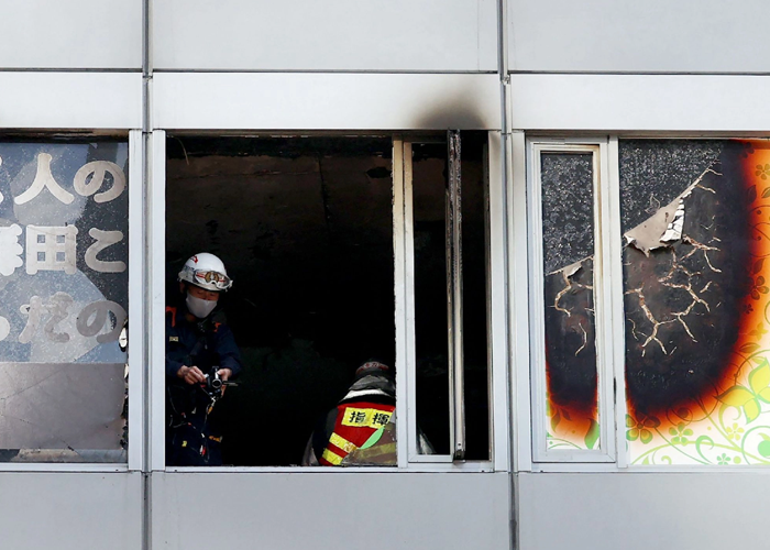 ඔසාකා ප්‍රදේශයේ සාප්පු සංකීර්ණයක ගින්නක්